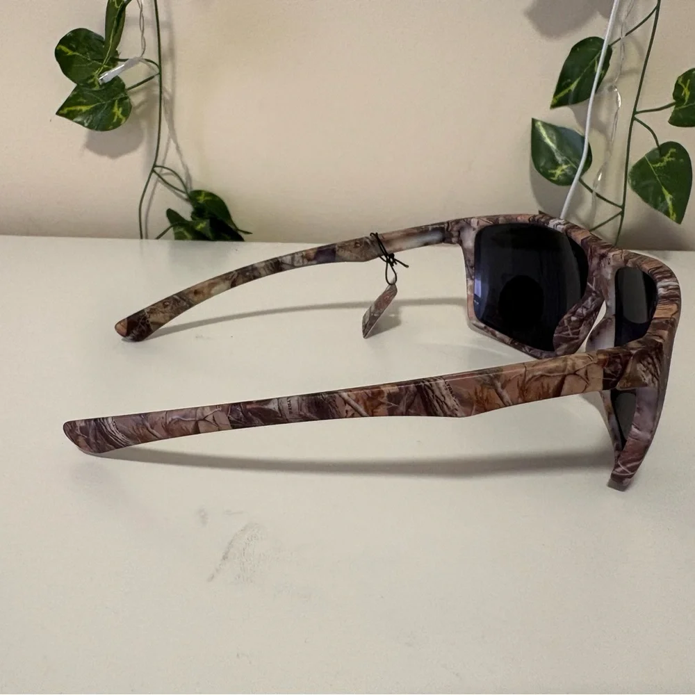 Realtree Camo Frame Sunglasses with Dark Smoke Lenses